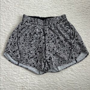 Lululemon Track That 5” Shorts, sz 6